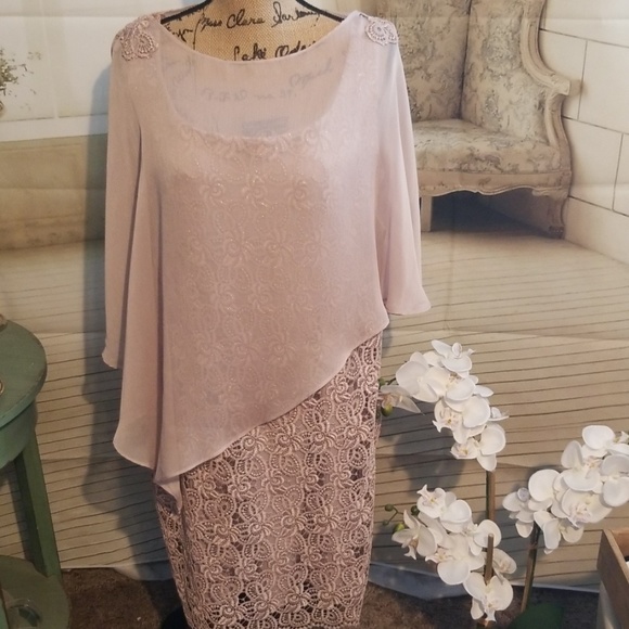 Ignite Evenings By Carol Lin Dresses & Skirts - NWT..Ignite Evenings by Carol Lin Dress in MAUVE